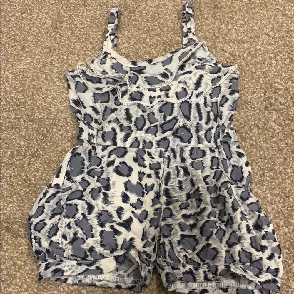 2T Leopard print romper